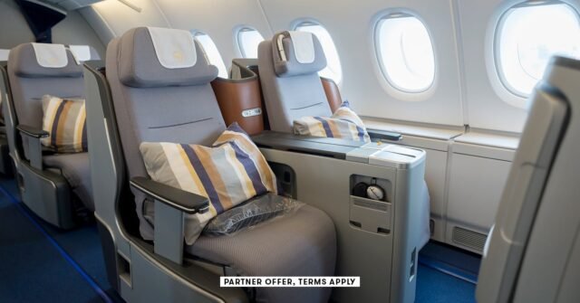 Lufthansa-business-class-seat_social.jpg