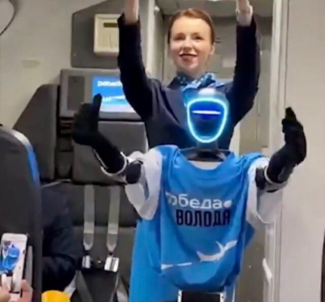 Russia-Robot-Flight-Attendant.jpg