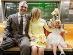 Recepción de boda en el Ayuntamiento con invitado especial