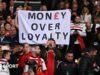 Los clubes de la Premier League pidieron a los grupos de aficionados que congelaran el precio de las entradas