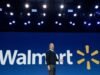 El director ejecutivo de Walmart, Doug McMillon, se jubila después de más de una década.