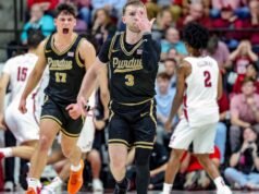 Purdue defiende su regreso al No. 1 con una victoria en el No. 8 Alabama.