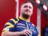 Luke Littler: El No. 1 del mundo gana la final del Campeonato de Jugadores y alcanza los cuartos de final | Noticias de dardos