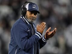 Búsqueda de entrenador de Penn State: Terry Smith consigue fanáticos y apoyo del equipo después de la victoria en Nebraska