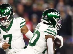 Breece Hall se mostró en desacuerdo con los esfuerzos de los medios para obtener acceso a Justin Fields.