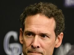 Paul DePodesta no puede escapar de las preguntas sobre el intercambio de Deshaun Watson