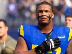 Alaric Jackson fue demandado por un incidente que resultó en una suspensión de dos juegos.