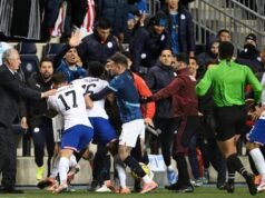 Freeman del USMNT y Gómez de Paraguay chocaron al final de la victoria del equipo estadounidense