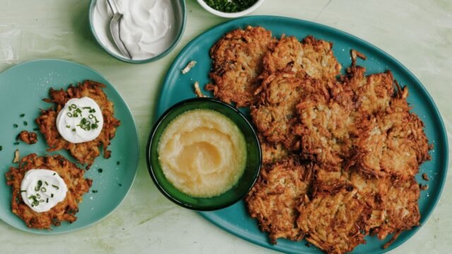 1764750739_latkes_RECIPE_V3_103025_13584_VOG_final.jpg