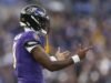 El mariscal de campo de los Ravens, Lamar Jackson, regresa a la práctica