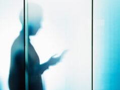 La relación en la oficina del cofundador de Thinking Machines precedió a su despido