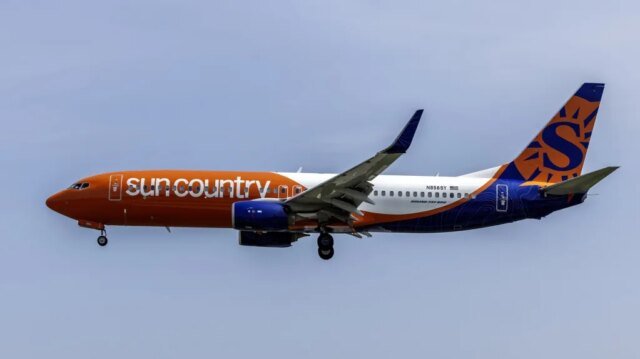 Sun_Country_Boeing_737-800_N856SY_FDK_MD1-1.jpg