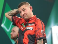 Nathan Aspinall: Me enteré de que me salté los dardos de la Premier League a través de un mensaje de texto sentado junto a Stephen Bunting | Noticias de dardos