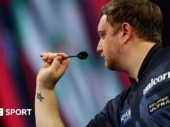 Cameron Menzies está ‘a punto de renunciar’ a los dardos tras lesionarse al golpear una mesa