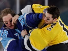 El juego al aire libre de la NHL vio el primer partido entre el portero Vasilevskiy y Swayman.