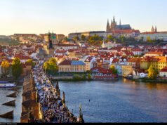 Los Ángeles – Praga, República Checa. $478 (Economía Básica) / $578 (Economía Regular). Ida y vuelta, impuestos incluidos – oferta de vuelo