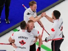 Canadá ganó la medalla de oro con Inglaterra en curling olímpico masculino