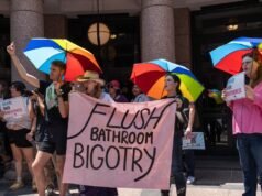 Los republicanos anti-trans en Kansas están en desacuerdo con el ambiguo proyecto de ley de baño sobre el “estado del travestismo”.