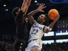 La estrella de primer año de Kansas, Darryn Peterson, regresará contra Iowa State