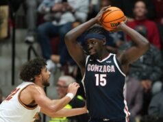 Graham Ike ayuda al No. 12 Gonzaga a superar a su antiguo rival Santa Clara