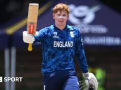 Copa Mundial de Cricket Sub-19: el siglo de Thomas Rew ayuda a Inglaterra a llegar a la final tras superar a Australia por 27 carreras