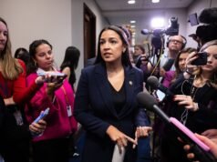 AOC se une a la campaña de Warren sobre el cuidado infantil de cara a las elecciones intermedias de 2026