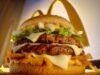 Cómo McDonald’s planea ganar con carne de res, pollo y bebidas