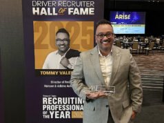 Valenzuela gana premio al mejor profesional de contratación de 2025