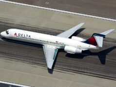 Vuelo de Delta regresa al aeropuerto tras disturbios entre pasajeros