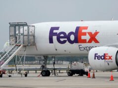 FedEx promete reembolsos de la tarifa Trump a remitentes y clientes