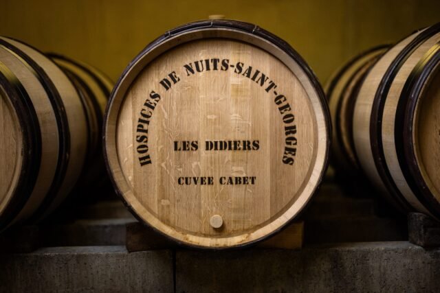 Futs-Hospices-de-Nuits-Saint-Georges-Les-Didiers-Cuvee-Cabet-Antoine-Martel-Photographe-6-1-1-scaled.jpeg