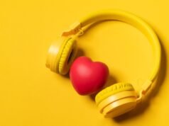 Los estadounidenses ahora escuchan podcasts con más frecuencia que programas de radio, según muestra un estudio