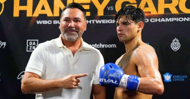 Oscar-De-La-Hoya-and-Ryan-Garcia.jpg