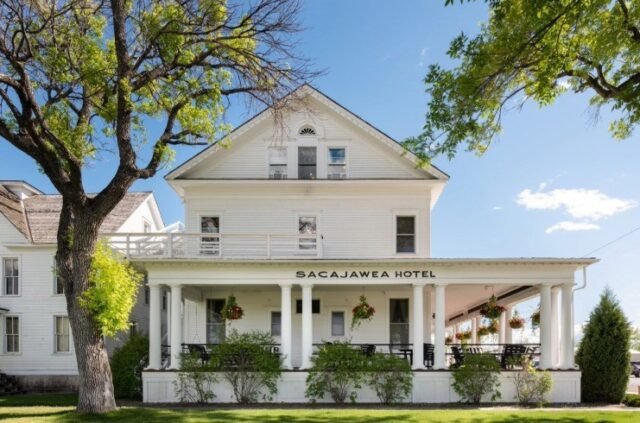 Sacajawea-Hotel.jpg