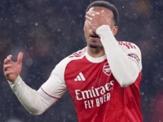 El Arsenal demostró el descaro de los campeones al liderar 2-0 ante los Wolves