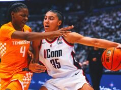 El No. 1 UConn derrota al No. 15 Tennessee por 30, dándole a los Vols su peor derrota de la rivalidad.