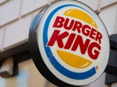 Patty, el chatbot de inteligencia artificial de Burger King, brindará consejos para preparar comidas y monitoreará la “amabilidad” a través de los auriculares de los empleados.