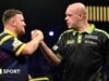 Luke Littler llegó a las semifinales de la Premier League tras la retirada de Michael van Gerwen