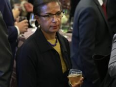 Trump dice que Netflix “pagará las consecuencias” si no despide a Susan Rice