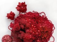 Las caprichosas esculturas bordadas de Amy Gross contemplan las formas de vida más pequeñas de nuestro planeta: enormes