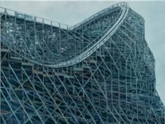 Las montañas rusas onduladas y los complejos de toboganes ocupan un lugar preponderante en las pinturas de Alex Houghton: enormes