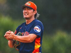 Tatsuya Imai de los Astros lanza una entrada en blanco y es golpeado por un jugador que regresa en su debut en el entrenamiento de primavera