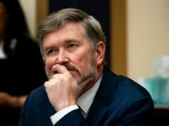 Massie: Trump habla de los ovnis como ‘arma definitiva de distracción masiva’ de los archivos de Epstein