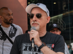 Bruce Meyer fue nombrado director interino de la MLBPA tras la impactante renuncia de Tony Clark