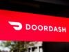 DoorDash dice que tiene una ventaja sobre Amazon en el sector de comestibles