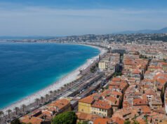 Los Ángeles – Niza, Francia. $541 (Economía Básica) / $781 (Economía Regular). Ida y vuelta, impuestos incluidos – oferta de vuelo