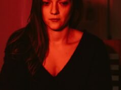 Lo que hace cada signo del zodíaco cuando es un secreto no está bien