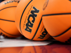 Dos jugadoras de baloncesto de Nebraska-Omaha fueron elogiadas por sus acciones en un socavón