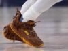 La sorprendente complejidad detrás del chirrido de las zapatillas de baloncesto en los pisos de madera