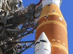 La NASA devolverá su cohete lunar a su hangar para realizar más reparaciones antes de que los astronautas se preparen